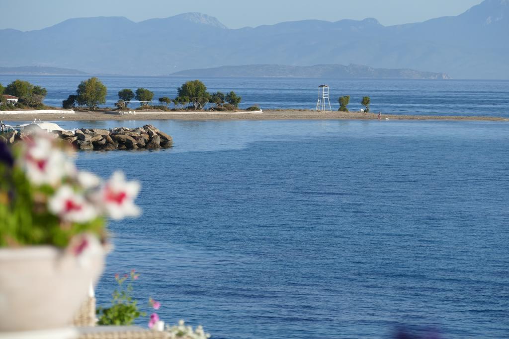 Kekrifalia Hotel Skála エクステリア 写真